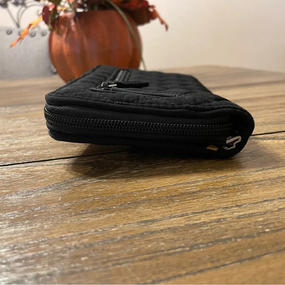 Vera Bradley Microfiber Quilted Black Turnlock Wallet Zip Cards Compartment - Picture 11 of 12